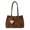 Yue Zi 2026 Otoño Temprano Bolso Nuevo Elegante Versátil para el Trabajo Casual Simple Bolso de Mujer Bolso Tote Simple Nuevo