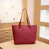 Bolso de Hombro y Mano Grande Rosa Acolchado Nuevo para Mujer