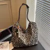 Bolso Grande de Leopardo para Mujer 2026 Nuevo Versátil Elegante de Terciopelo de un Solo Hombro Bolso de Compras para la Escuela el Viaje Diario Bolso Tote
