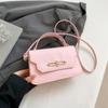 Bolsas para Mulheres 2025 Primavera e Verão Novo Estilo Moda Bolsa Transversal de Ombro Único Popular Deste Ano Bolsa Feminina de Temperamento de Alto Nível