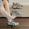 Zapatos tipo "dad shoes" ultra gruesos para mujer que aumentan la altura, nuevo modelo 2026, con cordones, de malla transpirable, para deportes al aire libre, zapatillas para correr