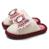 Nuevas zapatillas de algodón cerradas para mujer, cálidas para interior, de otoño e invierno, casuales y lindas, auténticas zapatillas antideslizantes Hello Kitty para maternidad