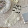Calcetines de primavera y verano calcetines de tubo para mujer calcetines finos de encaje multicapa calcetines de rizo calcetines con bordado de lazo miu modernos calcetines de algodón sin costuras