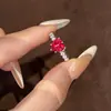 Anel Popular de Rubi e Moissanita do Xiaohongshu, Elegante Anel de Noivado, Prata Esterlina 925, Versátil para o Dia a Dia