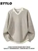 Nova Blusa de Moletom Listrada Elegante de Outono Falsa Dupla Peça Decote V Manga Longa Masculina Solta Preguiçosa Versátil Moda Malha