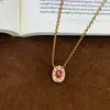 Colar de Pedra Gema Rubi Vintage Francês Cor-Preservação Banhado a Ouro 24K com Toque de Luxo Leve e Corrente de Clavícula Exquisita