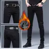 Pantalones vaqueros negros de alta gama para hombre, forrados de forro polar para otoño e invierno, estilo europeo, bordados, corte ajustado, pitillo, elásticos, versátiles, casuales, modernos