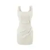 Vestido Quadrado com Alças Finas Estilo Francês Inspirado em Hepburn para Mulheres, Caimento Justo, Elegante Vestido Bodycon com Cintura Marcada e Pregas Estilo Kendall Jenner, Vestido Curto Regata