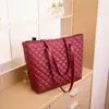 Bolso de Hombro y Mano Grande Rosa Acolchado Nuevo para Mujer