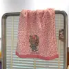 Toalla Linda de Gatito Estampado de Leopardo Engrosada para Lavado de Cara Toalla Facial de Coral Absorbente Secado Rápido Pareja Nuevo Hogar