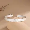 Pulsera de la suerte temática de gatos, diseño de Hello Kitty, patrón de cielo estrellado, forma de ola, chapada en plata maciza, pulsera de estilo abierto, un regalo para tu novia
