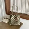 Bolsa de Mão Grande e Moderna com Bolinhas Feminina 2026 Nova Bolsa Versátil para o Dia a Dia Bolsa Tote Retrô Transfronteiriça