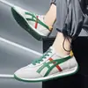 Zapatos de Hombre al por Mayor, Nuevos Zapatos Blancos Estilo Otoño, Tenis Casuales Deportivos de Lona, Zapatos de Hombre Bajos Transpirables de Moda Forrest Gump