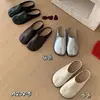 ¡Moda estilo coreano! Pantuflas retro únicas de suela plana con punta dividida y punta cerrada para mujer, sandalias tipo mula sin talón de pezuña de cerdo para primavera/otoño 2026