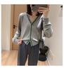 Cardigan feminino de lã mercerizada fina tricotado solto outono novo emagrecedor cor contrastante suéter gola V