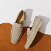 Zapatos Loafers Retro de Cuero Suave Gamuza para Hombre, Zapatos Perezosos Slip-on, Punta Redonda Suela Plana Casual para Mujer, Grulla Blanca Almohada Líder