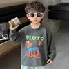 Camiseta de manga longa de primavera para meninos, estilo fino, novo modelo 2026, top estiloso e moderno para primavera/outono de bebê, camiseta básica infantil, da moda