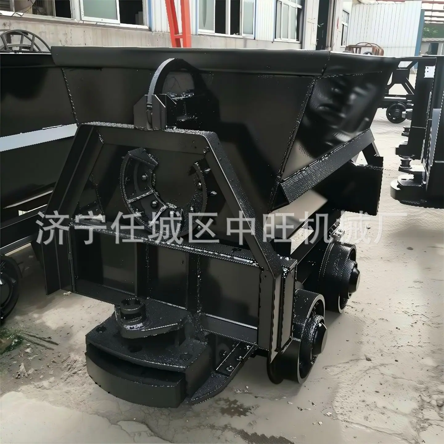 侧卸式矿车原图 (4).jpg