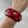 Pulseira de madeira com rebites Yongge Jewelry estilo retrô europeu e americano misto, pulseira de metal punk estilo nicho com pontas e bolinhas