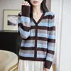 Cárdigan de punto a rayas con cuello en V estilo perezoso para mujer, manga larga, adelgazante, suéter abrigo que reduce la edad, versátil, de alta gama, top elegante