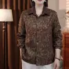 Nova moda outono, blusa estampada para mães, cardigã de camisa casual jacquard de manga longa para mulheres de meia-idade e idosas