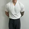 Verano Nuevo Retro Americano Hombres Fitness Manga Corta Deportiva Manga Corta Tejido Tendencia Marca Holgado Color Sólido Cuello en V Camiseta Tejida