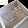 Presilhas de Orelha Redondas Estilo Minimalista Novo Europeu e Americano, Modernas e Versáteis, Argolas de Orelha Sem Furo, Brincos de Nicho de Luxo Leve para Mulheres