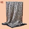2025 Nuevo Pañuelo Cuadrado de Satén 90 con Estampado Clásico de Leopardo con Protección Solar Pañuelo de Seda Baotou Pañuelo Decorativo Venta al por Mayor