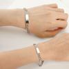 Pulsera de pareja de personalidad europea y americana de nuevo acero de titanio joyería clásica de moda de acero inoxidable para hombres y mujeres con venta al por mayor de fabricantes