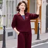 2026 Nuevo Conjunto Deportivo de Otoño para Madres de Mediana Edad Ropa Femenina Digna y Generosa Conjunto de Dos Piezas con Cuello Solapa Talla Grande