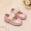 Zapatos de princesa para niña, suela suave antideslizante, para fiestas, bodas, actuaciones, con velcro y decoraciones florales, zapatos Mary Jane sencillos en estilo dulce