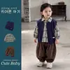 Abrigo de otoño para niño, traje para niño, cárdigan de punto para niño pequeño, camiseta básica, conjunto de tres piezas de pantalones jogger, ropa infantil coreana