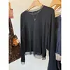 Camiseta Branca Simples de Manga Longa com Renda nas Costuras, Gola Redonda, Caimento Solto para Mulheres, Outono e Inverno, Slim Fit, Versátil, Estilo Francês, Top Básico