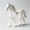 Ornamento de Cavalo Rústico Vintage Transfronteiriço Escultura de Cavalo Simples Oca Mesa de Entrada de Casa Artesanato Decorativo