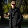 Chaqueta Exterior Tres en Uno a Prueba de Viento e Impermeable para Mujer, Estilo Pareja, Chaqueta de Montañismo Fina de Una Sola Capa para Hombre, Venta al por Mayor