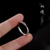 Conheça o Anel: um Design de Nicho para Mulheres, Moderno e Único, Anel Aberto Ajustável com Acabamento Fosco e Linhas Cruzadas