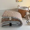 Touca de Algodão Pequena Floral Estilo Coreano Colcha de Gaze Colcha de Inverno Colcha de Primavera e Outono Acolchoada Veludo Acalmador para Bebê Colcha de Renda