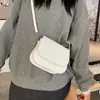 Bolsas de Design de Nicho Outono e Inverno 2024 Novas Bolsas da Moda Femininas Estilo Ins Hong Kong Bolsa Sela Retrô Bolsa Transversal Versátil