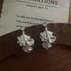 Pendientes de Patchwork de Hoja de Ginkgo Cepillada de Plata de Gama Alta, Pendientes de Diseño de Nicho Modernos y Versátiles, Tendencia de Accesorios para Orejas de Personalidad Única 2025