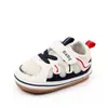 Zapatos para bebé estilo nuevo con velcro, zapatos pre-caminantes para 0-1 año, zapatos para caminar en interiores, modernos y transpirables
