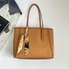 Bolso tote tejido de gran capacidad estilo europeo y americano transfronterizo, nueva colección otoño 2026, bolso de hombro y bolso de mano para mujer
