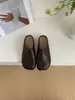 Bulvji Moda e Único Solado Macio Confortável Bico Dividido Bico Fechado Meio Chinelos Slip-On Sapatos de Casco de Porco