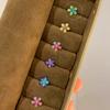 Brincos de orelha com formato de osso de flor pequena e gradiente colorido, para mulheres, primavera e verão, com flor doce, 2025, novos, furo duplo para orelha, joias para orelha