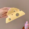 Vibras de Primavera Estilo Coreano, Pinza para el Cabello de Lunares de Fresa Amarillo Ganso, Pinza de Tiburón para Peinados Recogidos, Accesorio para el Cabello Versátil y Elegante