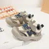 Tenis forrados de felpa para niños, colección de invierno 2026, nuevos estilos para niños y niñas, zapatos para bebé, zapatos para niños de talla mediana y grande, y tenis gruesos