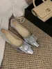 Sapatilhas Satinadas Internamente Aumentadoras de Altura para Mulheres, Novo Estilo Primavera 2026, Fivela com Strass, Estilo Fada, Adequadas para Combinar com Vestidos, Sapatilhas Elegantes