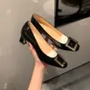 En Stock para Entrega Inmediata~ Versión de Piel de Oveja Hebilla Cuadrada Clásica Punta Cuadrada Baja Zapatos de Tacón Alto para Mujer Verano Tacón Grueso Planos para el Trabajo