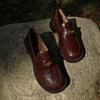 Sapatos pequenos de couro de ovelha com moeda dourada e veludo, mocassim quente de inverno 2023, salto médio grosso, bico redondo, couro legítimo, boca profunda, sapatos individuais para mulheres