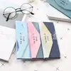 Fabricantes de cajas de gafas plegables triangulares portátiles personalizadas al por mayor para estudiantes hombres y mujeres, estilo coreano pequeño, fresco, lindo, personalidad creativa