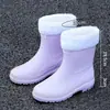 Botas de lluvia impermeables de invierno para mujer, longitud media-corta, para lavado de autos; botas de lluvia antideslizantes y resistentes al desgaste para adultos; zapatos de goma de cocina; zapatos de agua cálidos para estudiantes